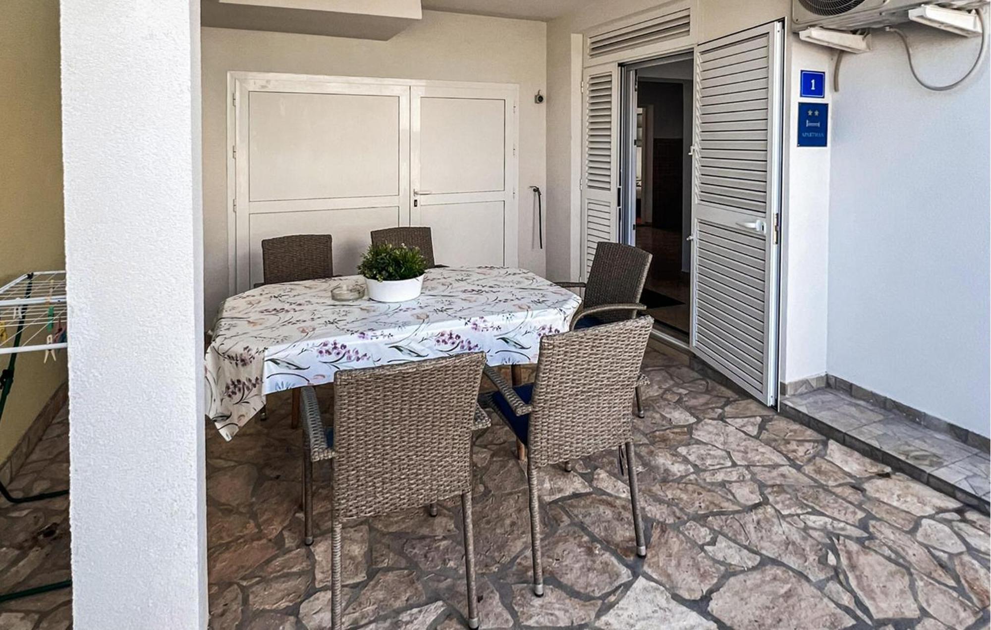 Beautiful Apartment In Vir With Wifi エクステリア 写真